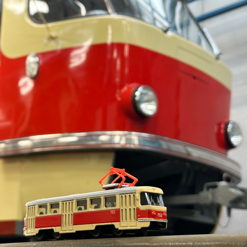 Model tramvaje T3 „752" kovový 16 cm - Model: Model tramvaje kovový T3 - RETRO